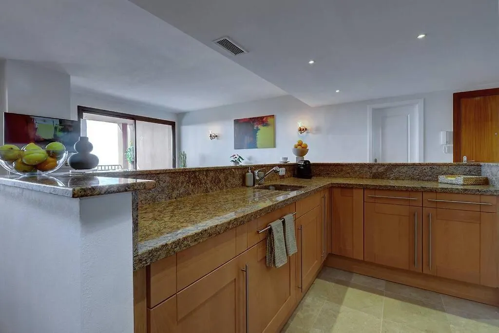 017 Superb Sea View 2 Bed Calahonda Apartment Sitio de Calahonda