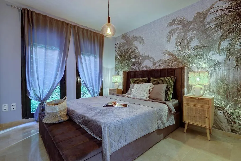 017 Superb Sea View 2 Bed Calahonda Apartment Sitio de Calahonda 0*,  Hiszpania